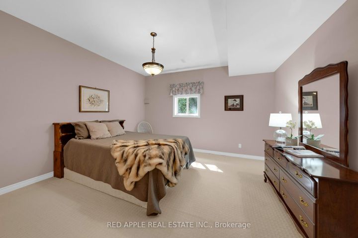 Photo 21 at 9 Sutherland Avenue, Bradford, Bradford West Gwillimbury