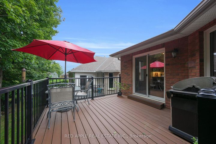 Photo 23 at 9 Sutherland Avenue, Bradford, Bradford West Gwillimbury