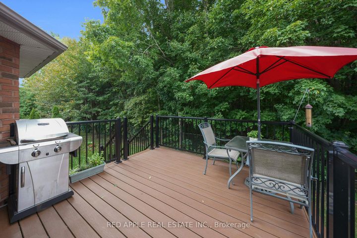 Photo 24 at 9 Sutherland Avenue, Bradford, Bradford West Gwillimbury