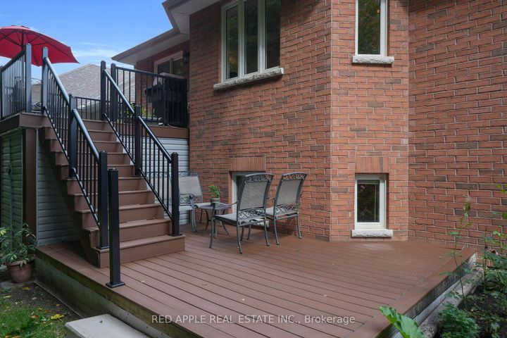 Photo 26 at 9 Sutherland Avenue, Bradford, Bradford West Gwillimbury