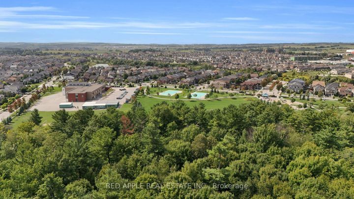 Photo 35 at 9 Sutherland Avenue, Bradford, Bradford West Gwillimbury