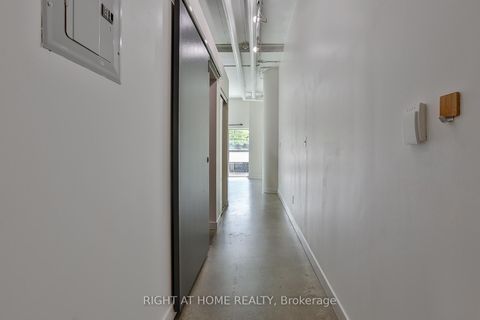 Photo 2 at 313 - 2 Fieldway Road, City Centre West, Toronto