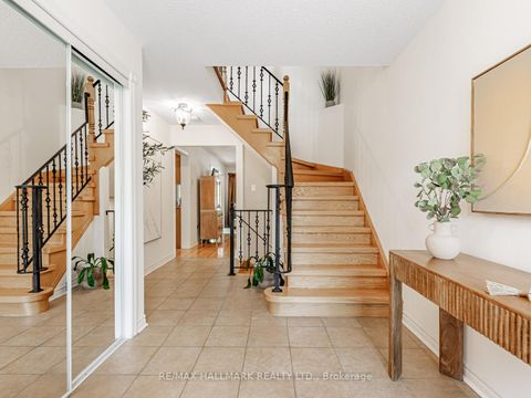 Photo 4 at 52 Mistleflower Court, Oak Ridges, Richmond Hill