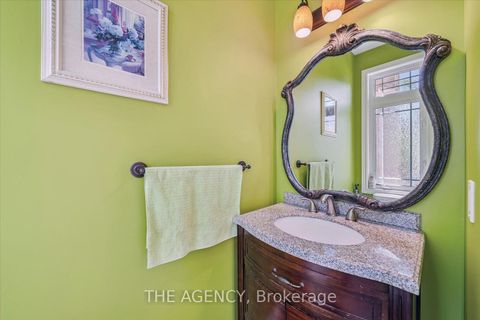 Photo 4 at 32 Timna Crescent, Patterson, Vaughan Photo 4 at 32 Timna Crescent, Patterson, Vaughan