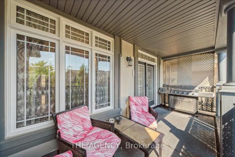 Photo 9 at 32 Timna Crescent, Patterson, Vaughan