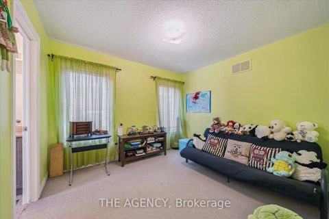 Photo 31 at 32 Timna Crescent, Patterson, Vaughan