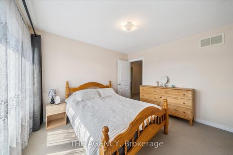 Photo 33 at 32 Timna Crescent, Patterson, Vaughan