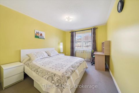 Photo 34 at 32 Timna Crescent, Patterson, Vaughan