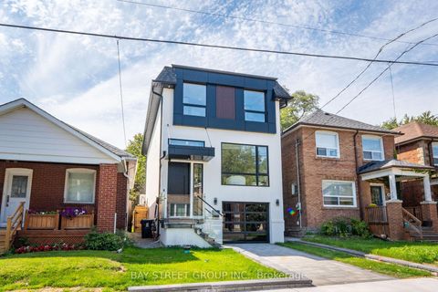 Photo 2 at 266 Westlake Avenue, Lumsden, Toronto