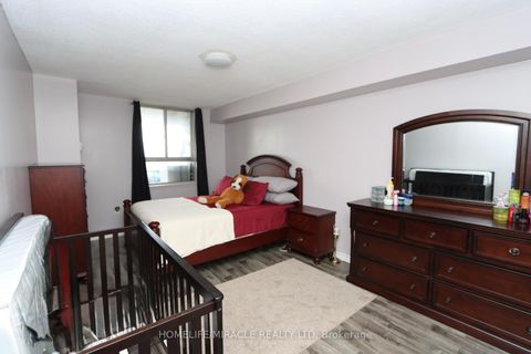 Photo 12 at 1507 - 40 Panorama Court, Jamestown, Toronto