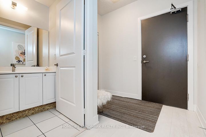 Photo 6 at 901 - 68 Merton Street, Mount Pleasant West, Toronto