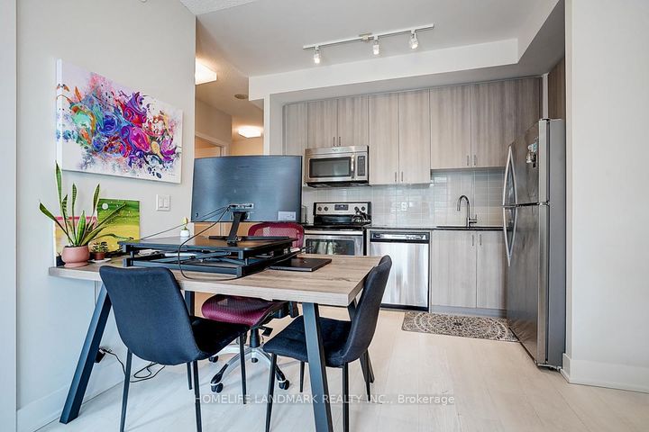 Photo 13 at 901 - 68 Merton Street, Mount Pleasant West, Toronto