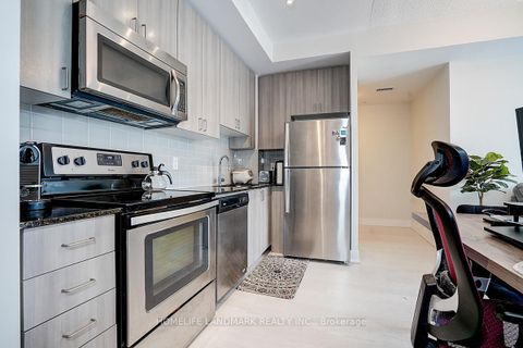 Photo 10 at 901 - 68 Merton Street, Mount Pleasant West, Toronto