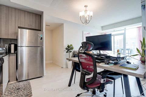 Photo 12 at 901 - 68 Merton Street, Mount Pleasant West, Toronto