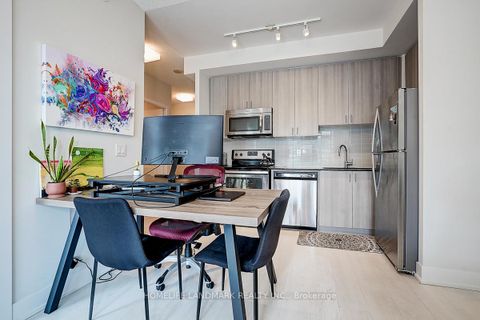 Photo 13 at 901 - 68 Merton Street, Mount Pleasant West, Toronto