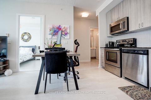 Photo 15 at 901 - 68 Merton Street, Mount Pleasant West, Toronto
