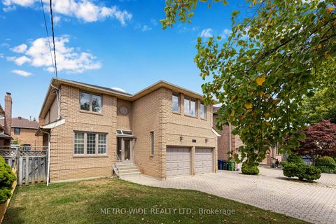 Photo 2 at 200 Olive Avenue, Willowdale East, Toronto