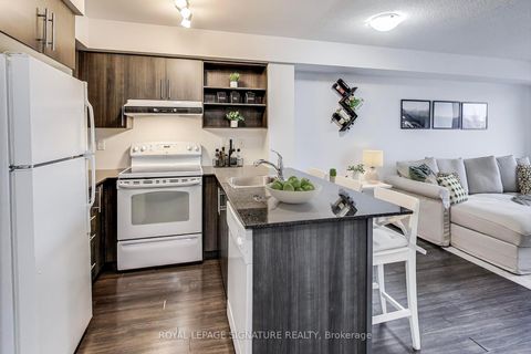 Photo 4 at 621 - 120 Dallimore Circle, Don Mills, Toronto