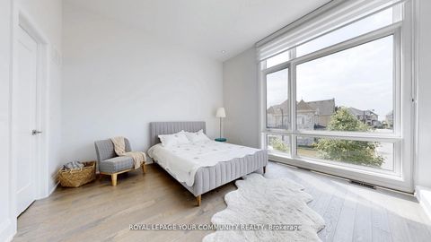 Photo 24 at 32 Conger Street, Patterson, Vaughan