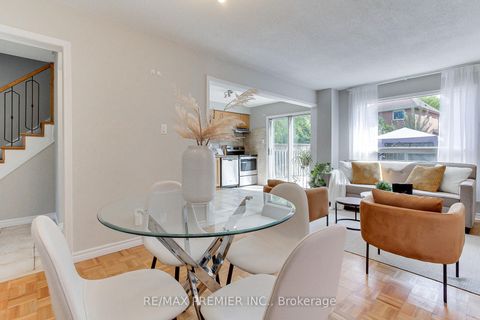 Photo 7 at 90 Covent Crescent, Aurora Highlands, Aurora