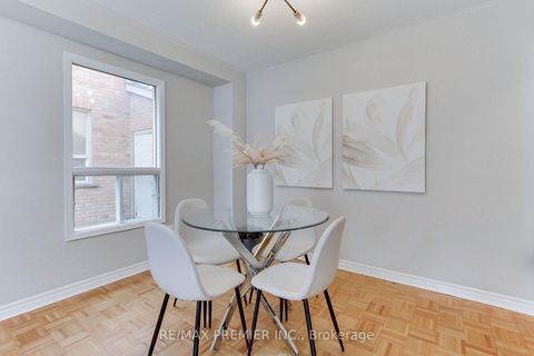 Photo 8 at 90 Covent Crescent, Aurora Highlands, Aurora Photo 8 at 90 Covent Crescent, Aurora Highlands, Aurora