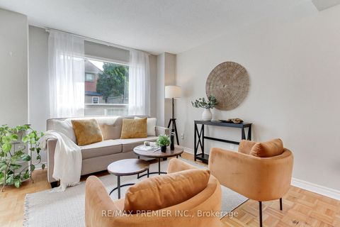 Photo 9 at 90 Covent Crescent, Aurora Highlands, Aurora Photo 9 at 90 Covent Crescent, Aurora Highlands, Aurora