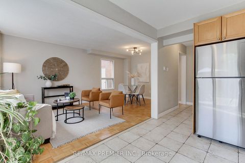 Photo 18 at 90 Covent Crescent, Aurora Highlands, Aurora