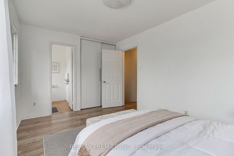 Photo 23 at 90 Covent Crescent, Aurora Highlands, Aurora Photo 23 at 90 Covent Crescent, Aurora Highlands, Aurora