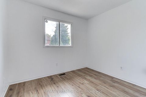 Photo 27 at 90 Covent Crescent, Aurora Highlands, Aurora Photo 27 at 90 Covent Crescent, Aurora Highlands, Aurora