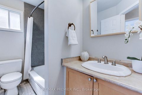 Photo 29 at 90 Covent Crescent, Aurora Highlands, Aurora Photo 29 at 90 Covent Crescent, Aurora Highlands, Aurora