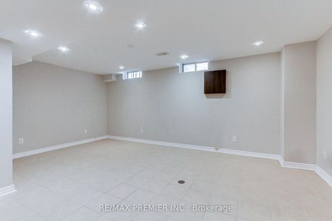 Photo 31 at 90 Covent Crescent, Aurora Highlands, Aurora Photo 31 at 90 Covent Crescent, Aurora Highlands, Aurora