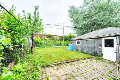 Photo 11 at 73 Talent Crescent, Humbermede, Toronto