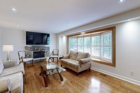 Photo 5 at 2 Butterfield Drive, Donalda, Toronto