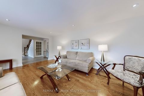 Photo 7 at 2 Butterfield Drive, Donalda, Toronto
