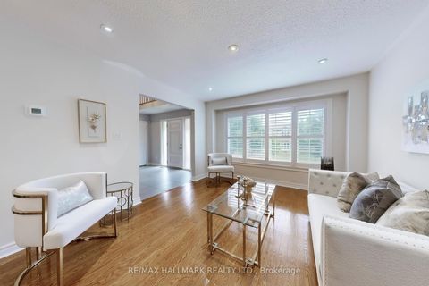 Photo 10 at 2 Butterfield Drive, Donalda, Toronto
