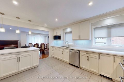 Photo 18 at 2 Butterfield Drive, Donalda, Toronto
