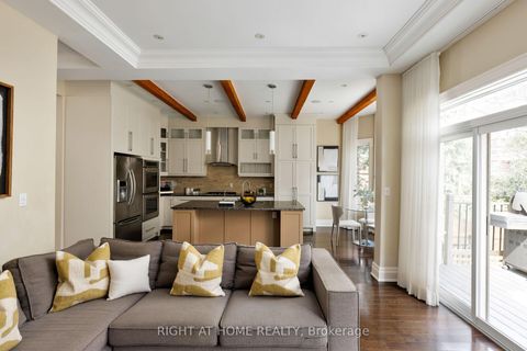 Photo 7 at 8 Rutherglen Road, Leaside, Toronto