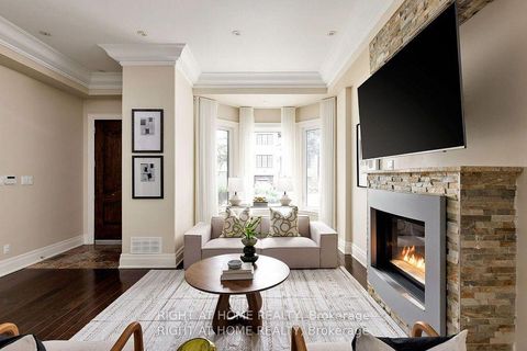 Photo 14 at 8 Rutherglen Road, Leaside, Toronto