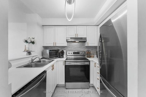 Photo 5 at 1609 - 11 Lee Centre Drive, Woburn, Toronto