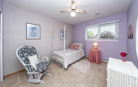 Photo 33 at 28 Roundwood Court, L'Amoreaux, Toronto