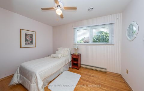 Photo 35 at 28 Roundwood Court, L'Amoreaux, Toronto