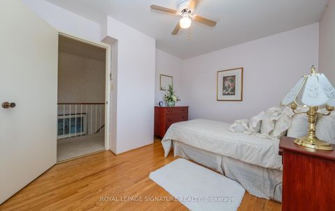 Photo 36 at 28 Roundwood Court, L'Amoreaux, Toronto