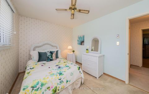 Photo 38 at 28 Roundwood Court, L'Amoreaux, Toronto