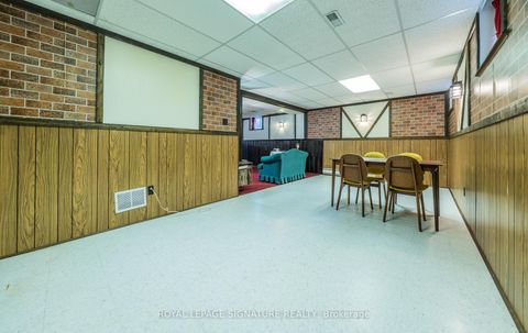 Photo 43 at 28 Roundwood Court, L'Amoreaux, Toronto