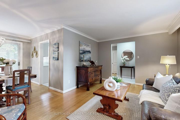Photo 4 at 17 Brenham Crescent, Newtonbrook East, Toronto