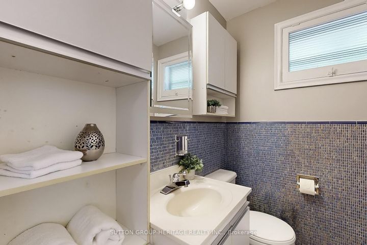 Photo 14 at 17 Brenham Crescent, Newtonbrook East, Toronto