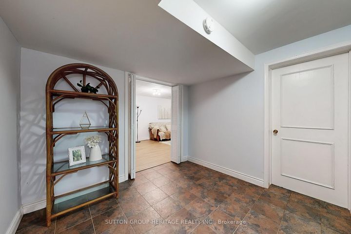 Photo 23 at 17 Brenham Crescent, Newtonbrook East, Toronto