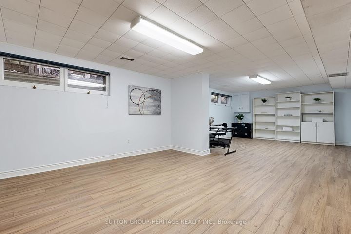 Photo 27 at 17 Brenham Crescent, Newtonbrook East, Toronto