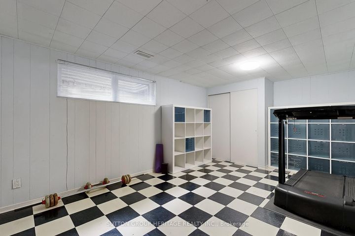 Photo 30 at 17 Brenham Crescent, Newtonbrook East, Toronto