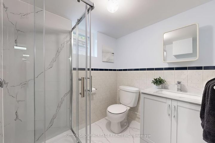 Photo 32 at 17 Brenham Crescent, Newtonbrook East, Toronto